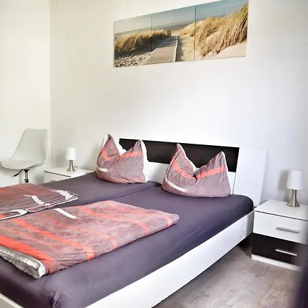 Ebenerdiges Mit Privater Terrasse Und Zwei Schlafzimmern *