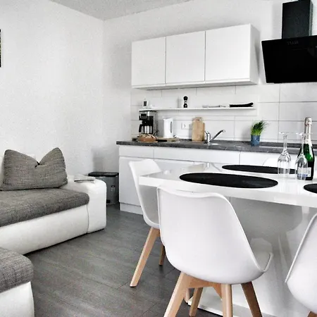 Ebenerdiges Mit Privater Terrasse Und Zwei Schlafzimmern * Mönkebude